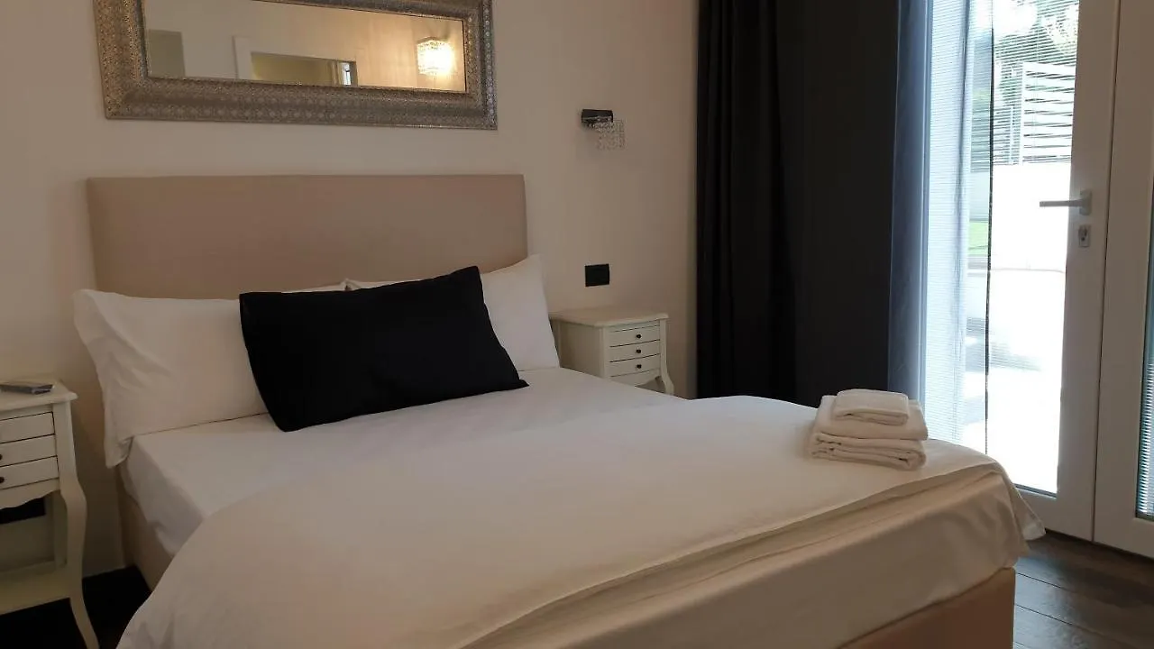 Ca Bianca Hotel Montiano  0*, Montiano (Emilia-Romagna)