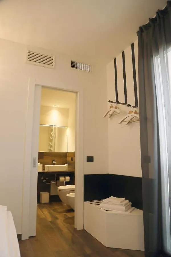 Hotel Ca Bianca Montiano  0*, Montiano (Emilia-Romagna)